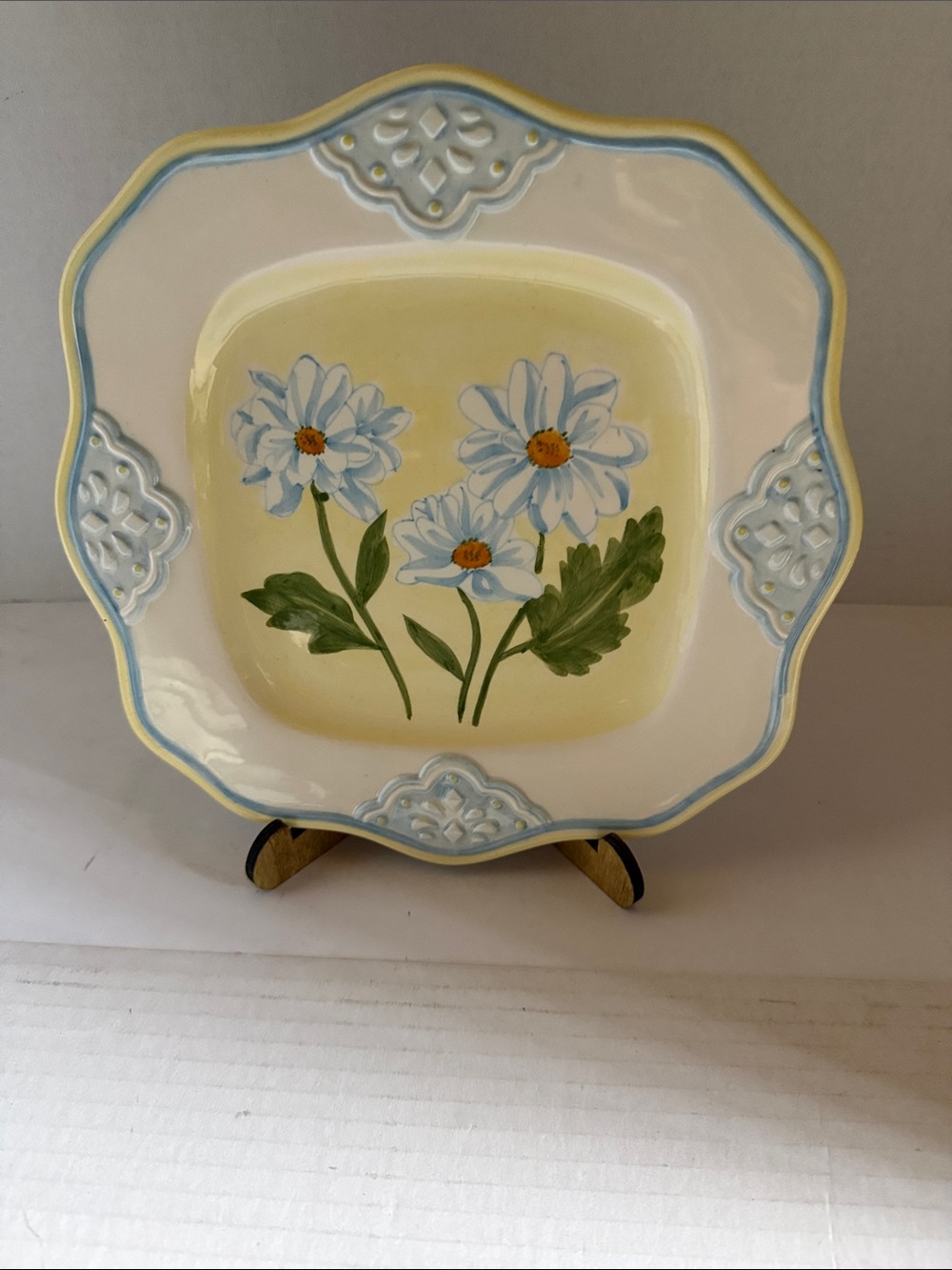 Block Daisy Chain Serving Bowl